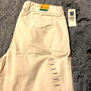 Brand new Gap trouser, ankle length size 8